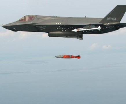 F-35B JSF airborne weapon release
