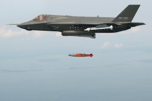 F-35B JSF airborne weapon release