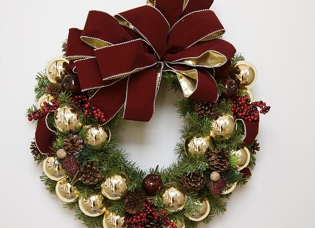 gold holiday wreath