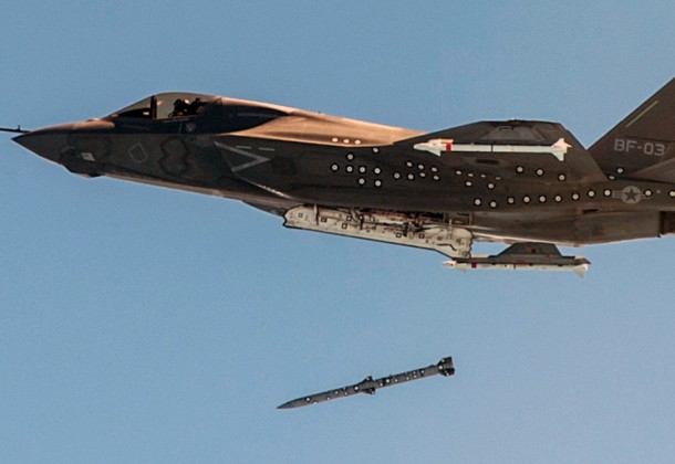 F-35B JSF AIM-120 release