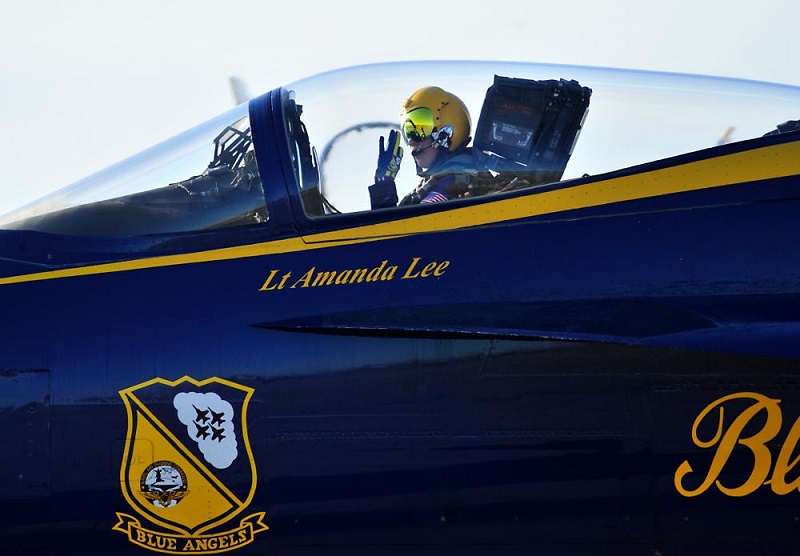 A Debut for Blue Angels' 1st Female Pilot LexLeader